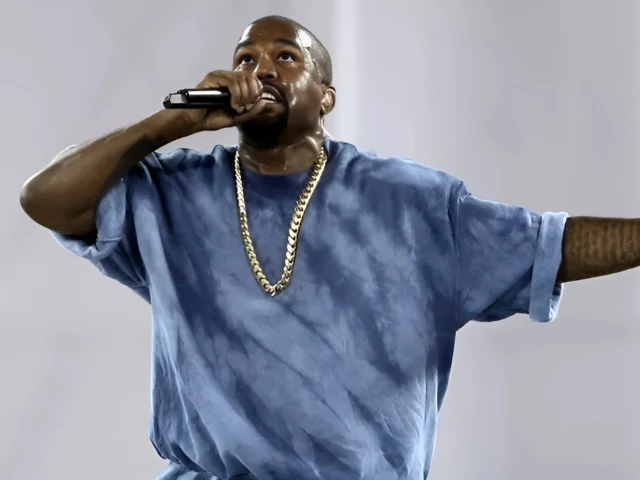 坎耶·维斯特在流媒体平台发布了人们期待已久的专辑《Donda 2》