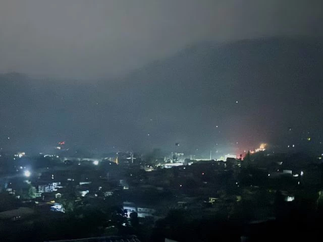 在印巴冲突升级之际,亚洲航空公司改变航线,取消航班