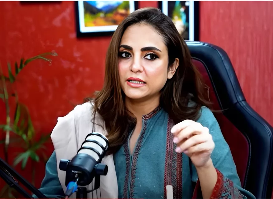 “不是新闻,而是一场卡通秀”:Nadia Khan抨击印度媒体的战争报道