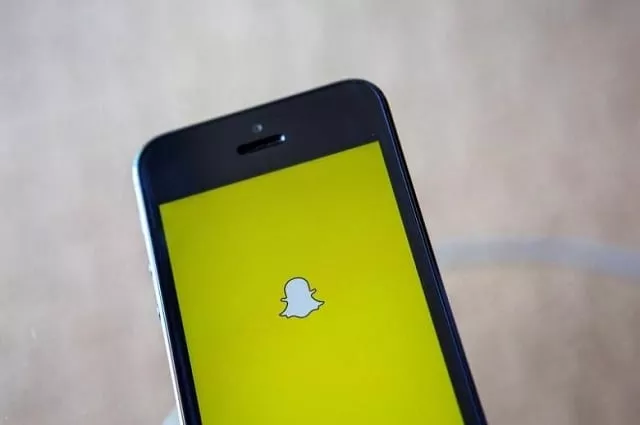 Snapchat在放弃新布局后恢复了关键功能