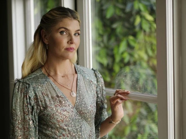 Amanda Kloots和新男友Justin Gimelstob在难忘的晚会上公开亮相