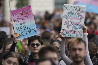 英国女子足球队将禁止跨性别女子足球运动员参赛