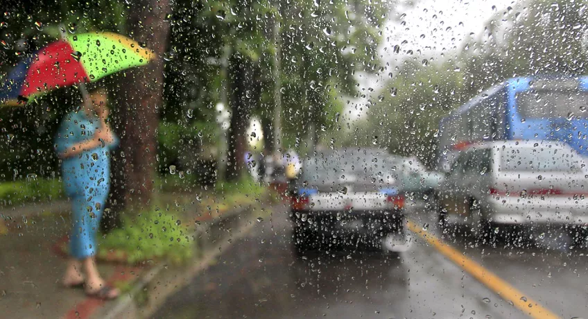 降雨和雷暴将持续到5月4日:PMD