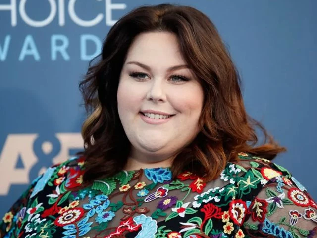 Chrissy Metz在纳什维尔的女性力量活动上展示了惊人的100磅的变化