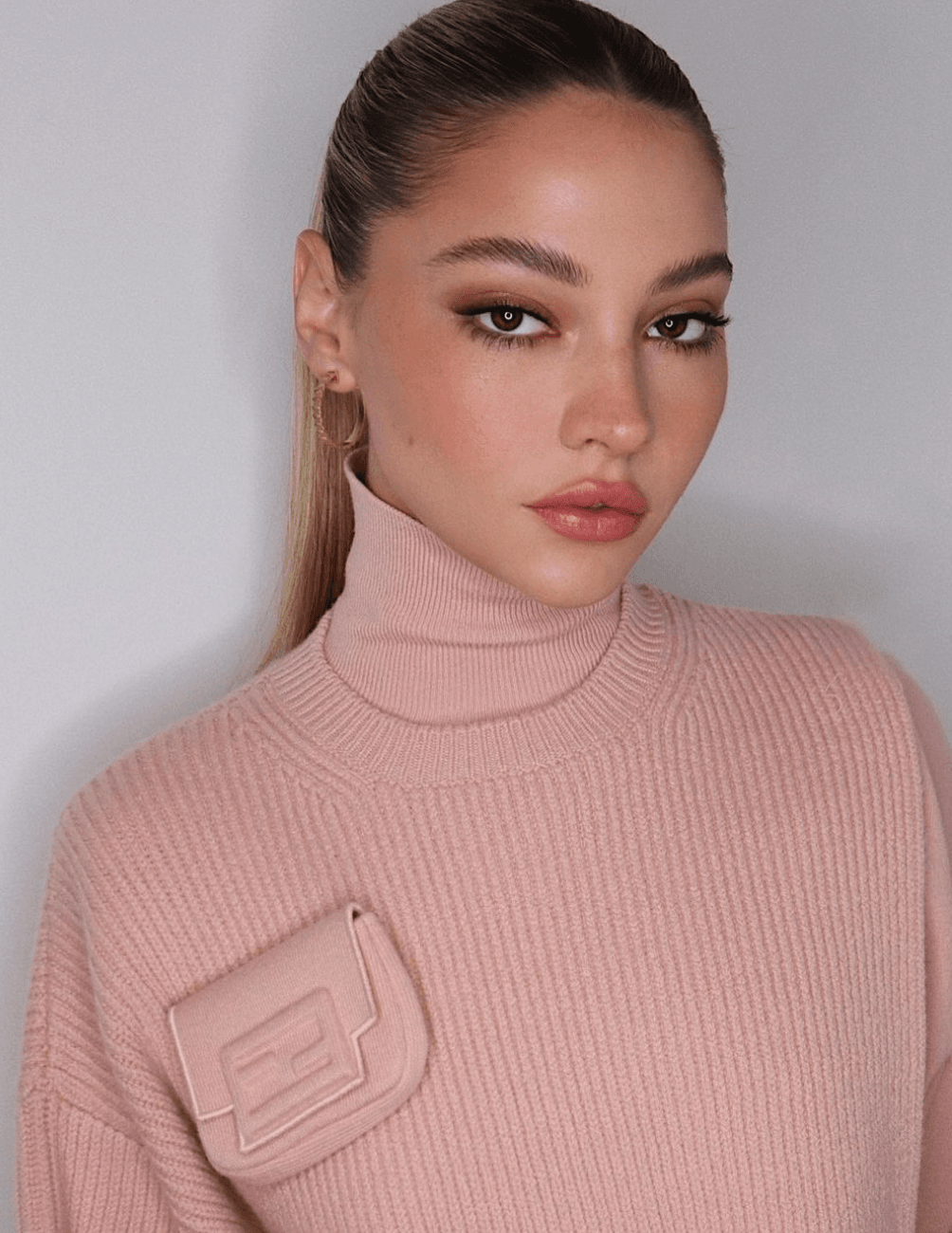 Soft Glam Makeup: How to Get the Look, According to the Pros | Glamour