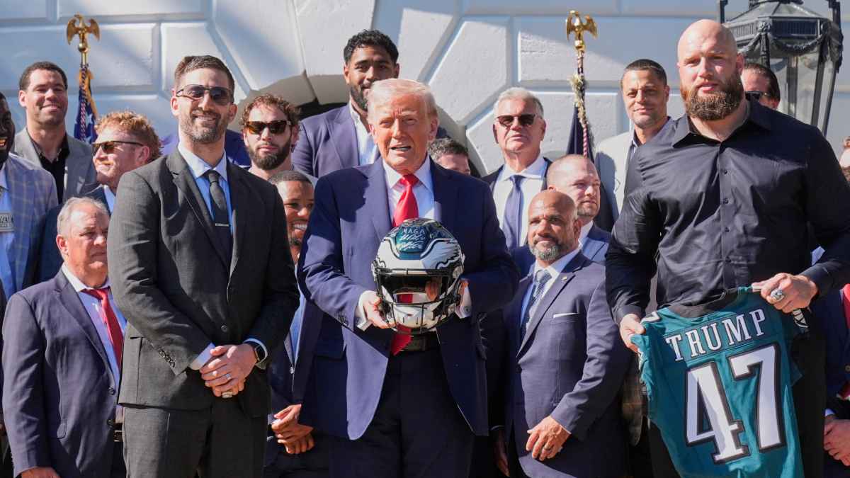 Eagles, sin Jalen Hurts, visitan a Donald Trump en la Casa Blanca -  ClaroSports