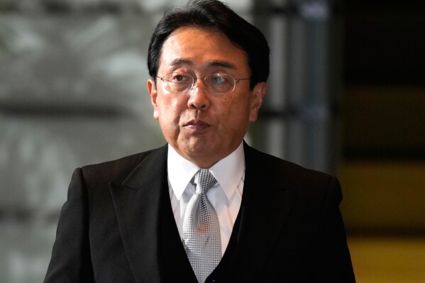 日本财务大臣称美国国债是与特朗普谈判的“一张牌”